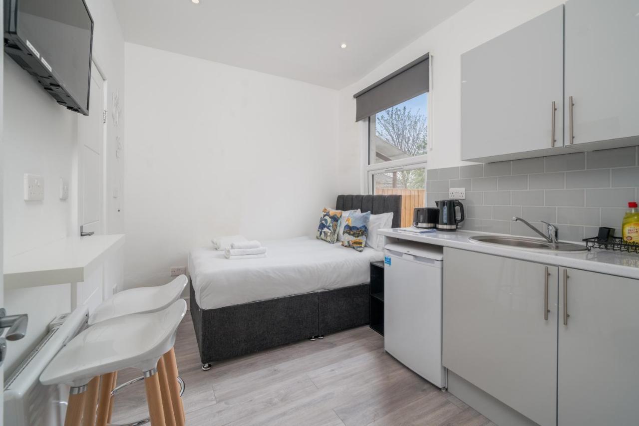 London Selwyn Unique & Stylish Studios Экстерьер фото