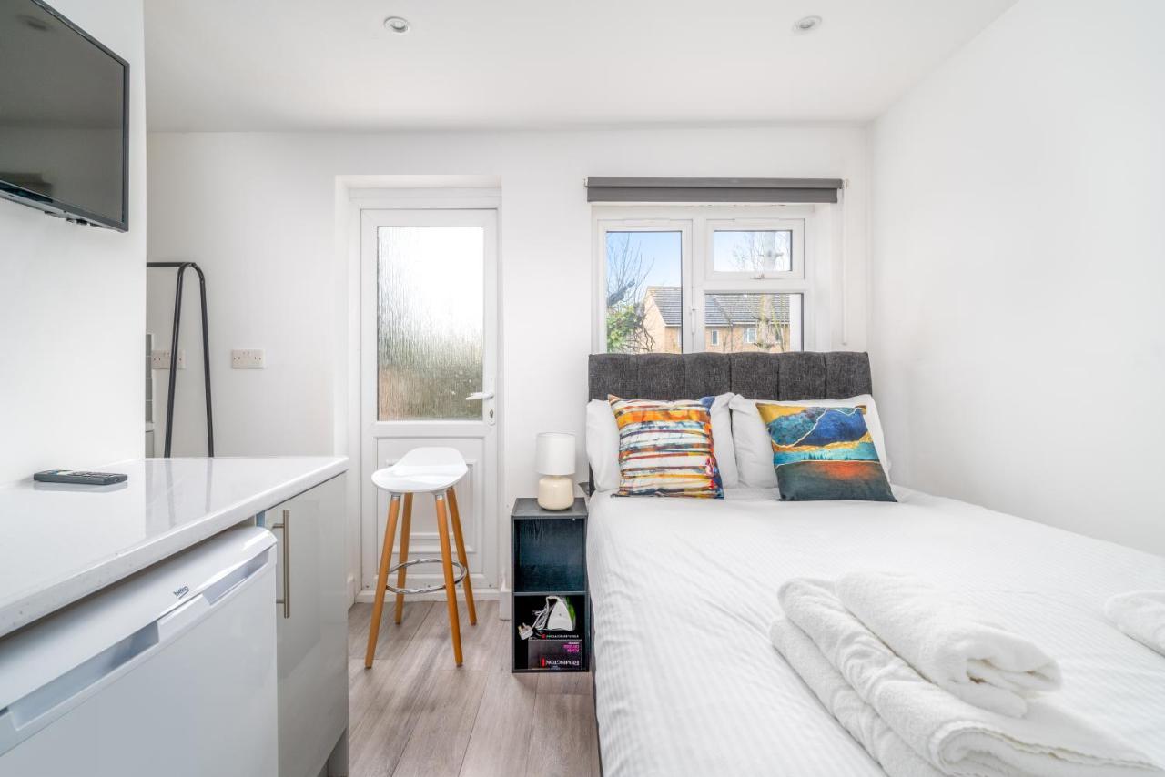 London Selwyn Unique & Stylish Studios Экстерьер фото